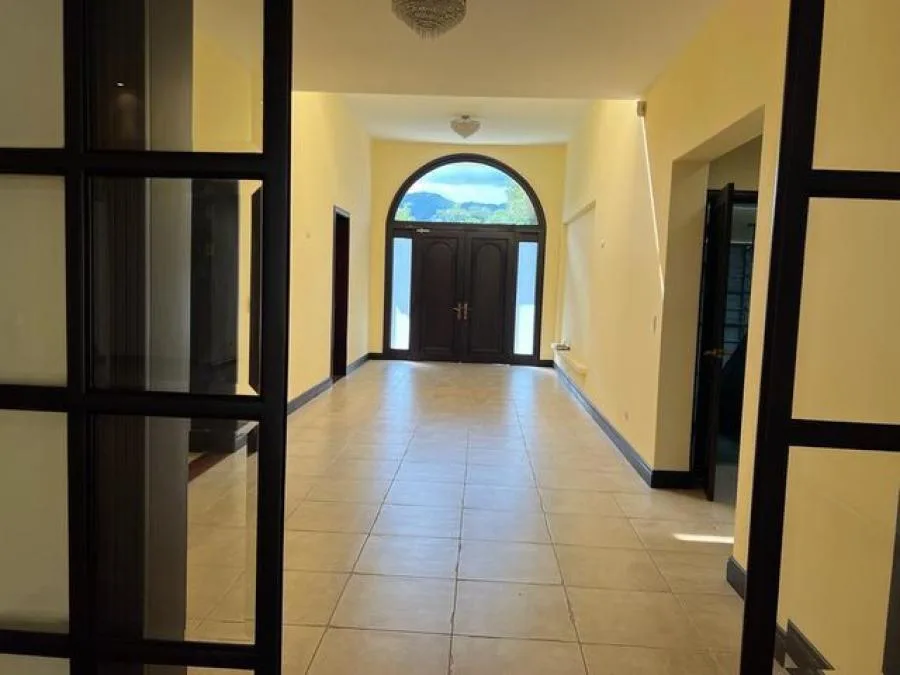 Venta de Casa en Pozos, Santa Ana. - Venta en Santa Ana