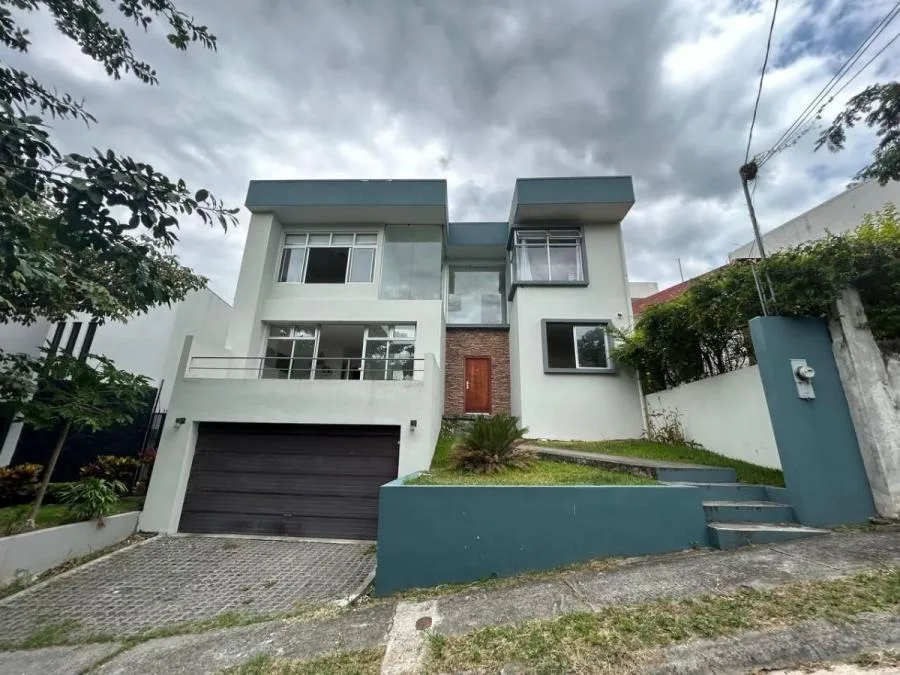 venta de casa en brasil de santa ana  - Venta en Santa Ana