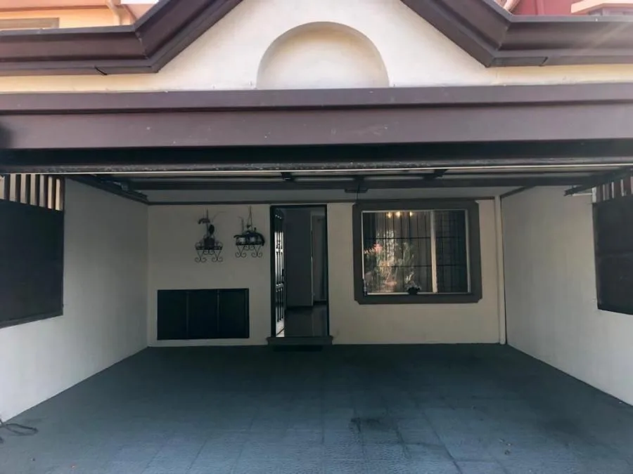 CASA EN VENTA EN HEREDIA RAH 231397 - Venta en Heredia