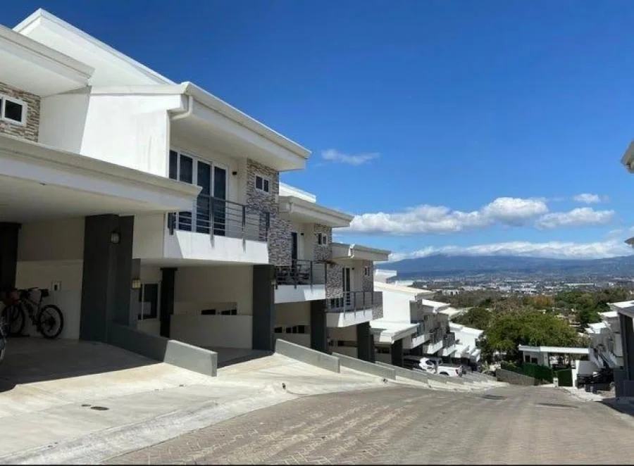 Venta de Casa en Santa Ana San José - Venta en Santa Ana