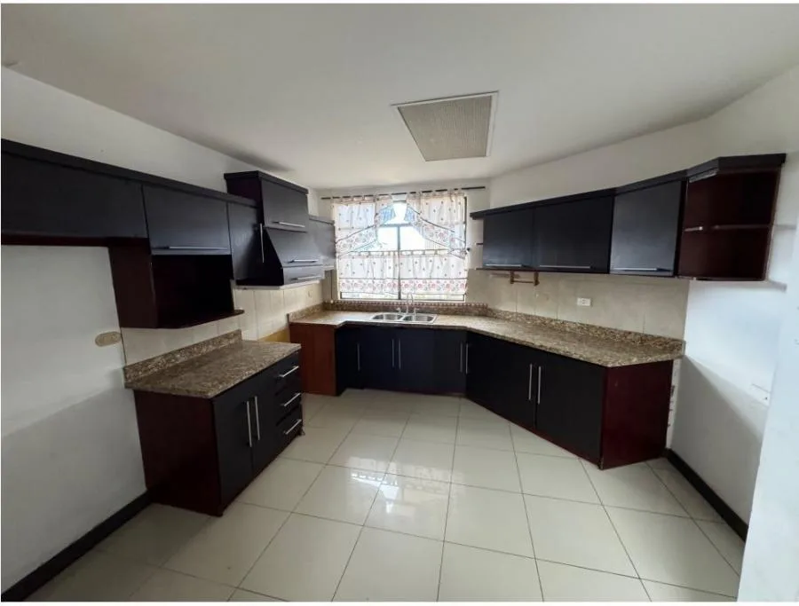 Venta de casa en condominio Brisas del Este, San Rafael de Montes de Oca US$220,000 #JM58 - Venta en San Pedro — photo 4