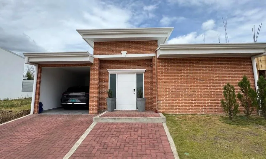 Venta de casa en condominio Ayarco 385, La Unión $238.000 #RC1833 - Venta en Tres Ríos