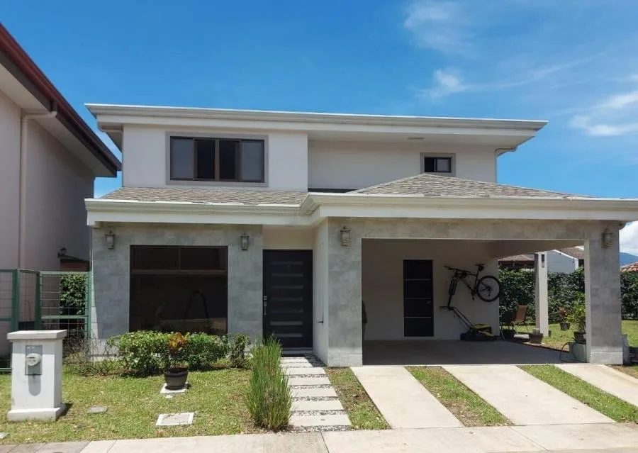 CASA EN VENTA EN CONDOMINIO FRANCOSTA, HEREDIA RAH 24743  - Venta en Heredia