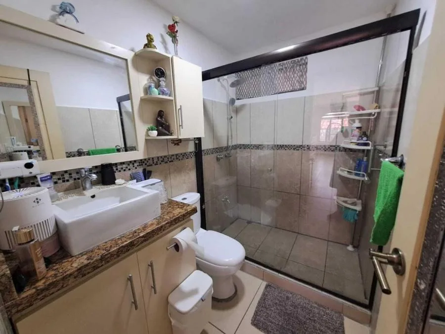 Venta de casa en Rohrmoser (NR) - Venta en San José — photo 2