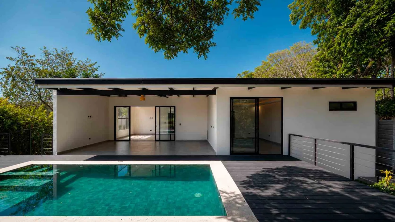 Casa Moderna Nueva Con Piscina En Venta En Atenas Costa Rica – A Pocos Minutos Del Centro - Venta en Atenas