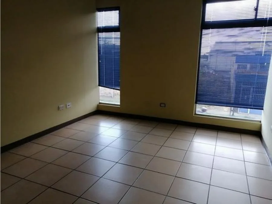 Edificio en Venta en La Uruca, Inversionista- 5PJG7205960 - Venta en San José — photo 2