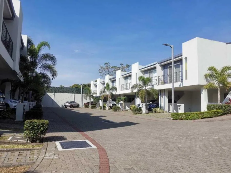 venta de casa en santa ana - Venta en Santa Ana