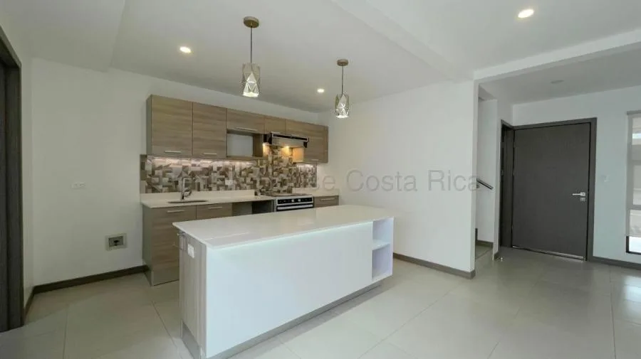 Venta de Hermosa Casa en San Antonio de Escazú 26-1670  - Venta en San Antonio — photo 2