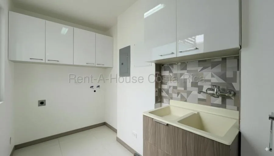 Venta de Hermosa Casa en San Antonio de Escazú 26-1670  - Venta en San Antonio — photo 4