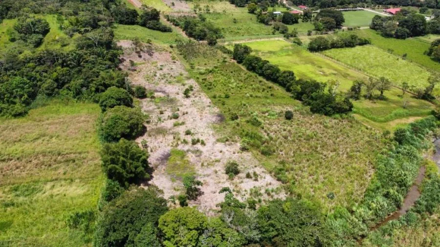 SE VENDE FINCA CERCA DEL RÍO CON POTENCIAL DE DESARROLLO - Venta en Perez Zeledón — photo 4