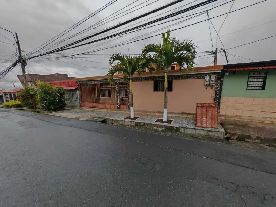 Venta de Propiedad con tres apartamentos en San Isidro de Heredia #UR5437 - Venta en San Isidro