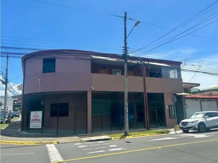 VENTA DE EDIFICIO CON 5 APARTAMENTOS Y 2 LOCALES, HEREDIA, SAN FRANCISCO - Venta en San Francisco