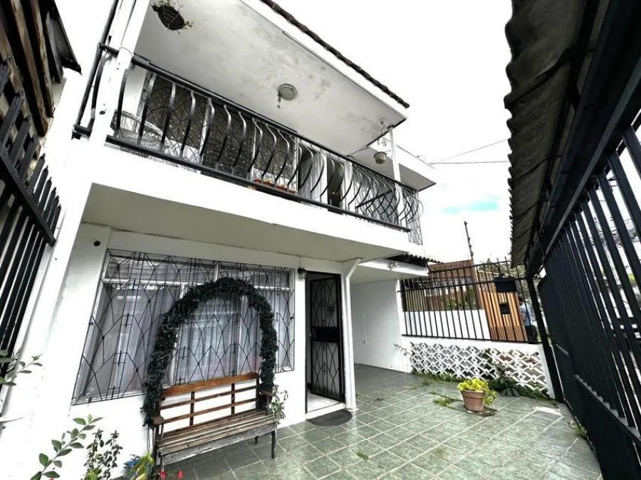 Venta de casa en los yoses PBR - Venta en San José