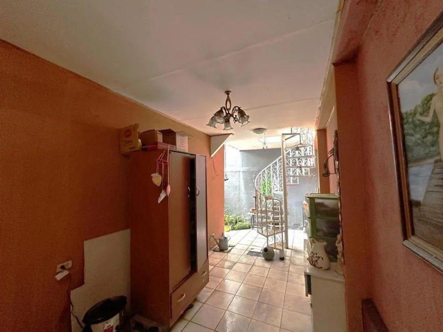 Venta de casa en los yoses PBR - Venta en San José — photo 2