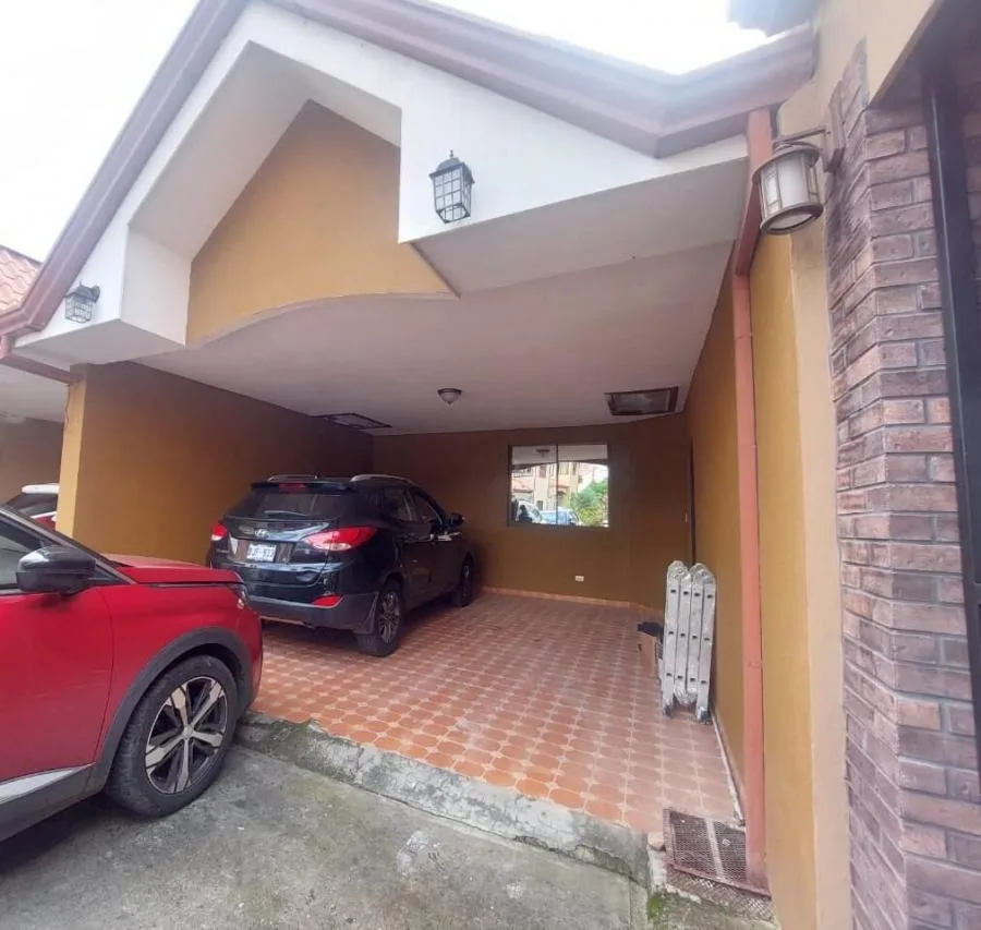 CASA EN VENTA EN SANTIAGO, SAN RAFAEL, HEREDIA RAH 24802  - Venta en San Rafael