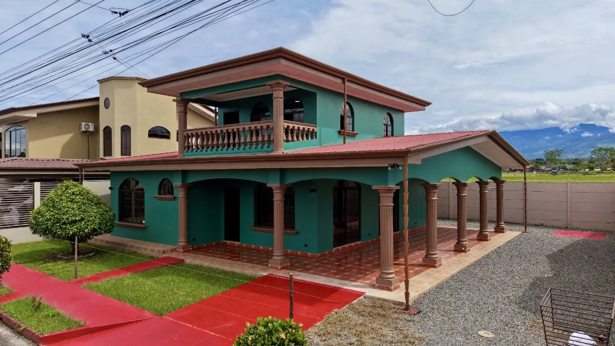 SE VENDE CASA MODERNA EN RESIDENCIAL MONTE GENERAL CON SEGURIDAD 24/7 Y UBICACION EXCLUSIVA - Venta en Daniel Flores