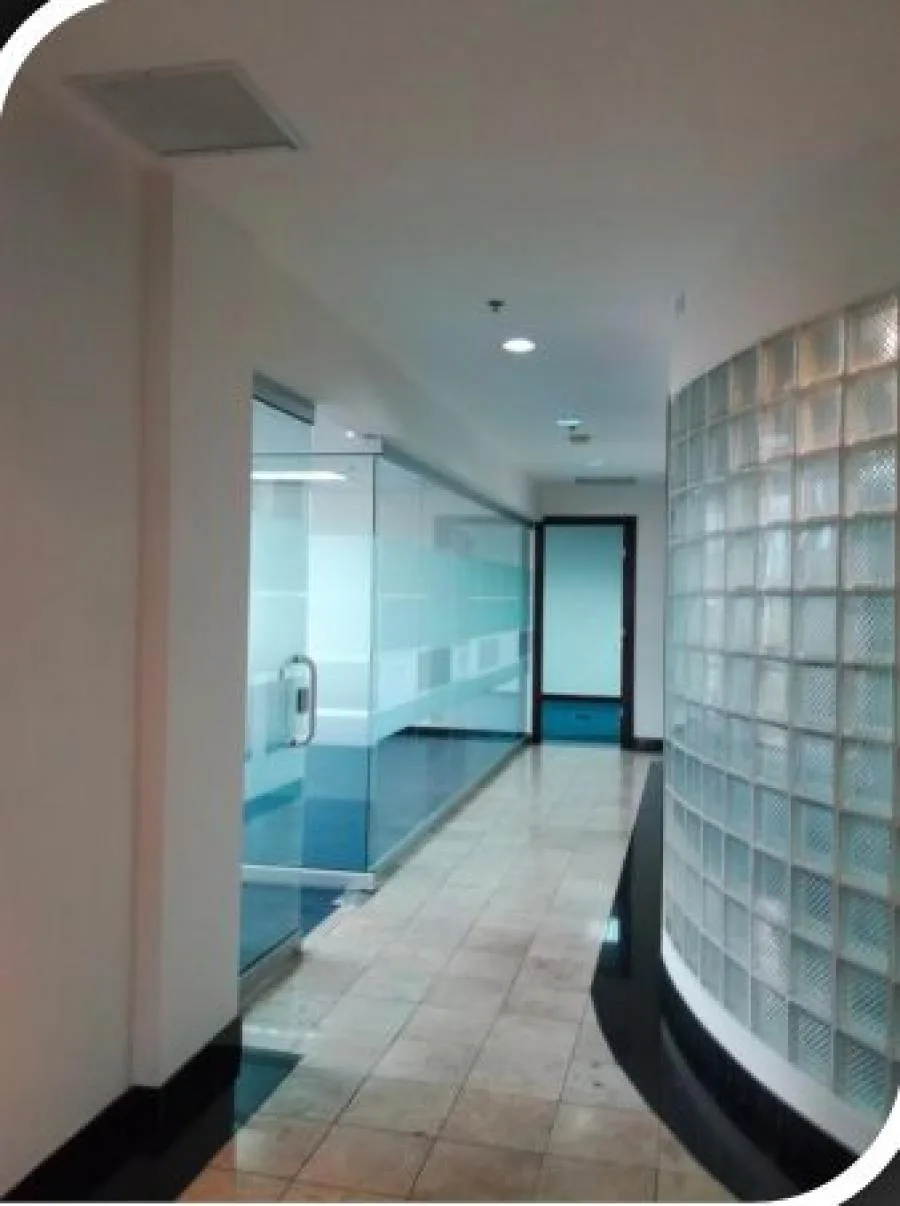 Oficina En Arriendo De 564 M² En Oficentro En Santa Ana; Idi: 136220 - Alquiler / Renta en Pozos