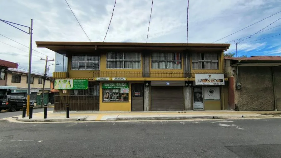 ALQUILER DE APARTAMENTO l HEREDIA. AV. 3. l EN SEGUNDO PISO - Alquiler / Renta en Heredia