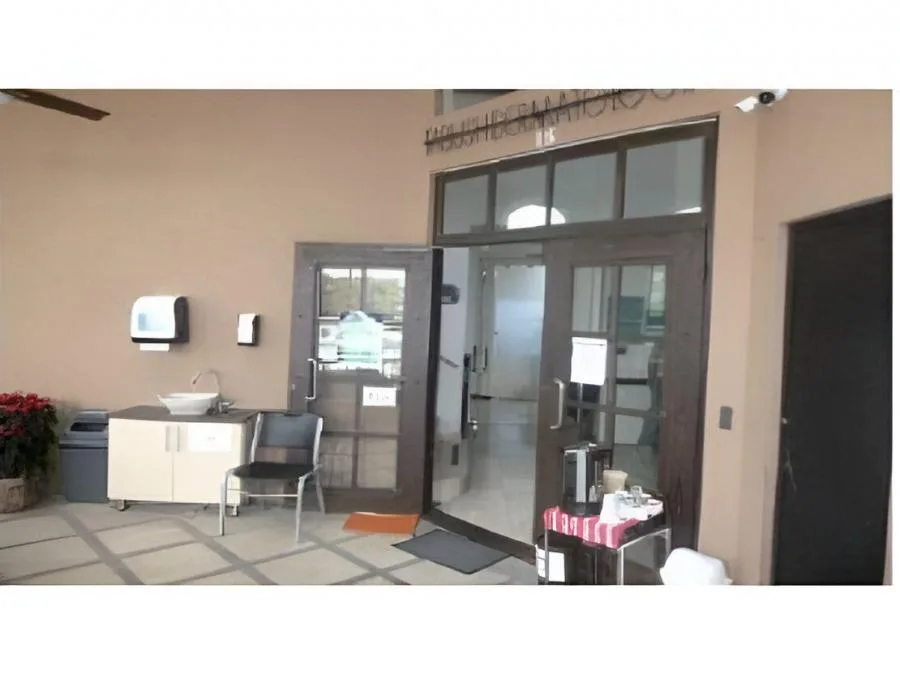 ALQUILER DE LOCAL, ESCAZU, GUACHIPELIN, PLAZA MUNDO - Alquiler / Renta en Escazú