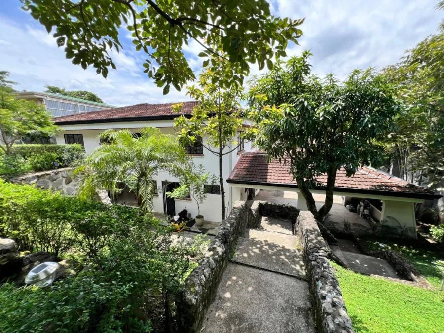 Alquiler de Casa recién Remodelada en San Rafael Escazú  - Alquiler / Renta en Escazú