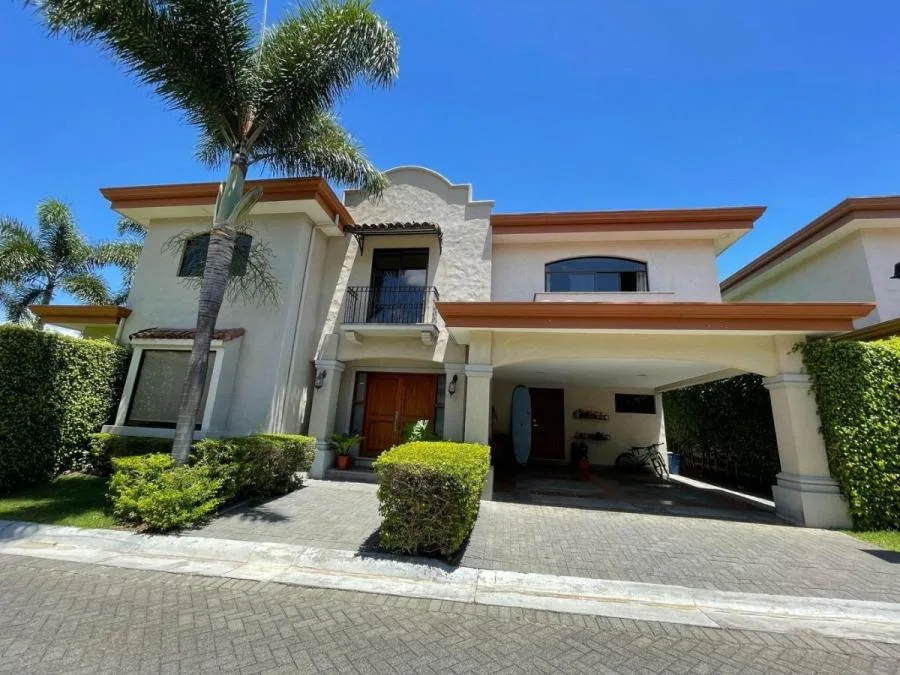 Casa en venta en Santa Ana, San José. RAH 22-2092 - Venta en Santa Ana
