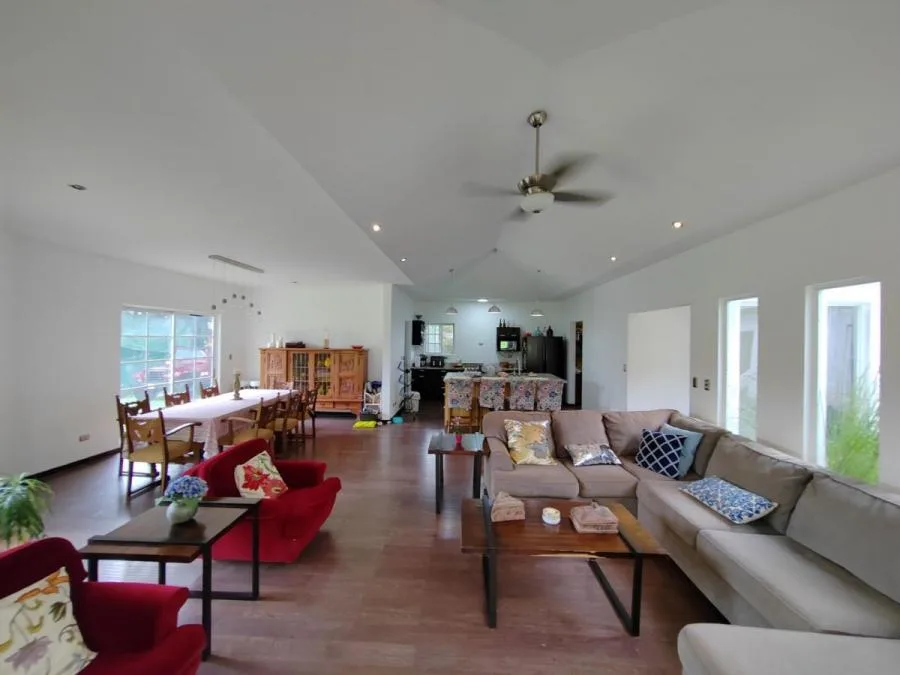 Venta de Casa en lote de 1337 m2 en Brasil de Santa Ana MGA  - Venta en Santa Ana