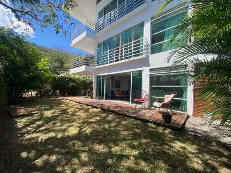 Venta de Apartamento en Rio Oro Santa Ana en Primer Piso - Venta en Santa Ana