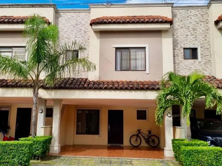 Apartamento en Venta en Uruca, San José. RAH 24-567 - Venta en Santa Ana