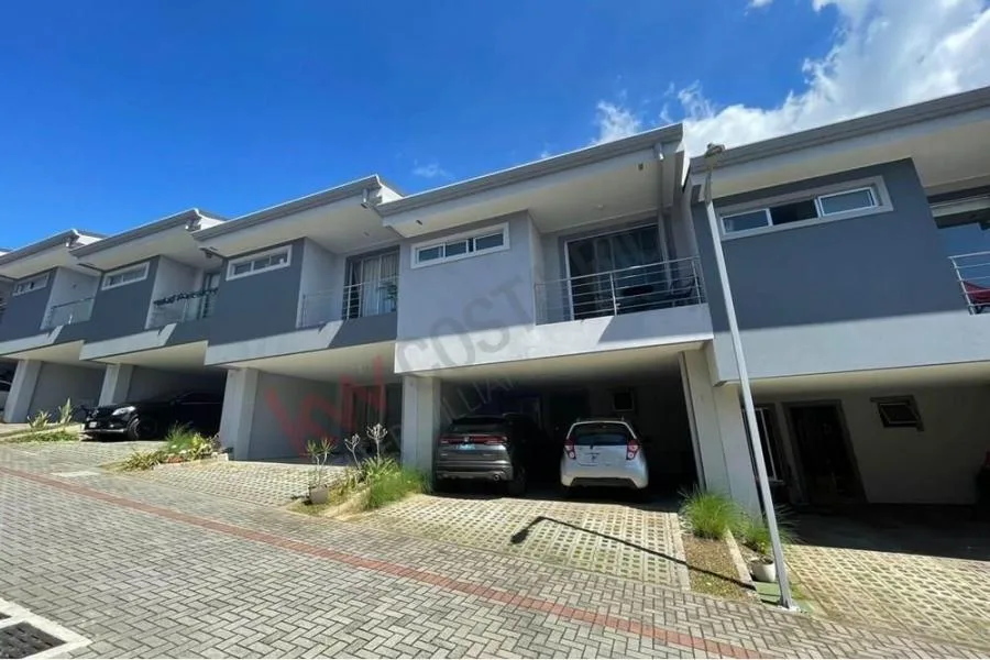 Se vende casa con patio en Moravia San José 26-783 - Venta en Moravia