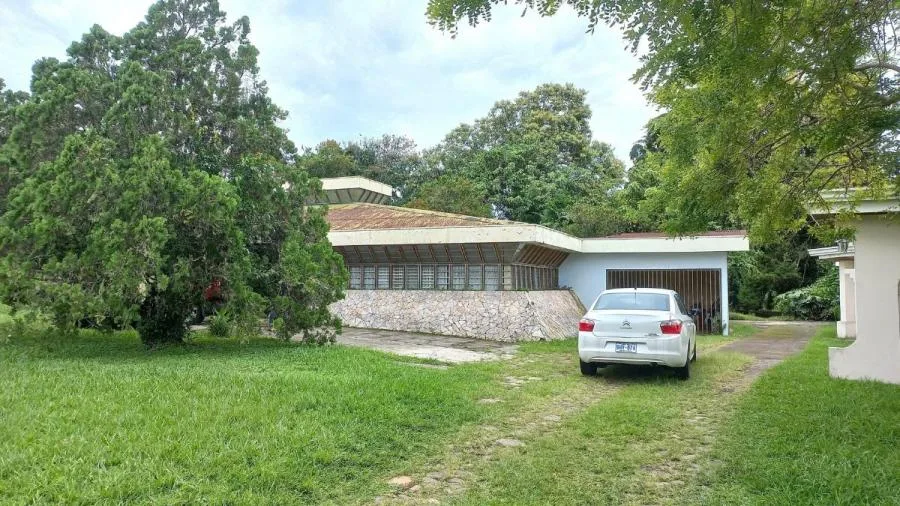 Edificio comercial de varios niveles con gran potencial para negocios e inversión #26-745 GS - Venta en Goicoechea