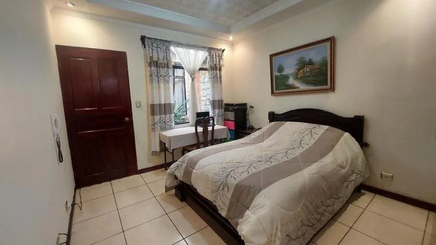 Venta de hermosa y segura casa en San Sebastián. #22-1317 - Venta en San José — photo 4