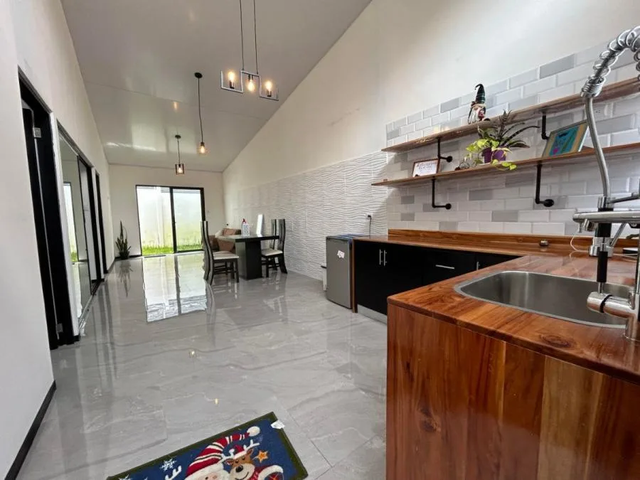 CASA EN VENTA, SAN RAFAEL DE HEREDIA, Cod#24-819 - Venta en San Rafael