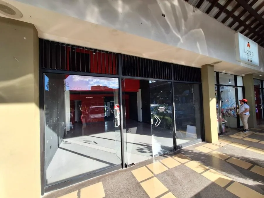 ALQUILER DE LOCAL, SAN JOSE, ESCAZU, SAN RAFAEL, PLAZA LAURELES - 9719604 - Alquiler / Renta en Escazú