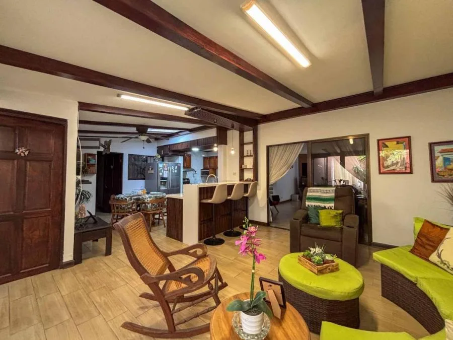 Venta de casa en calle cerrada en Sabanilla, Montes de Oca #FE002 - Venta en Montes de Oca — photo 3
