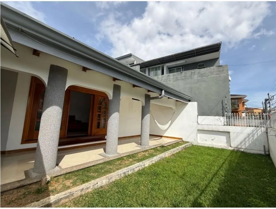 Venta de casa en Granadilla, Curridabat US$370,000 #SO006 - Venta en Granadilla