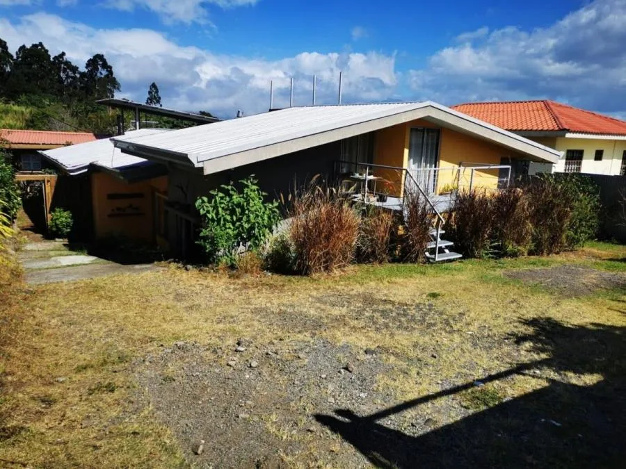 CASA EN VENTA EN SAN RAFAEL DE HEREDIA RAH 241003  - Venta en San Rafael