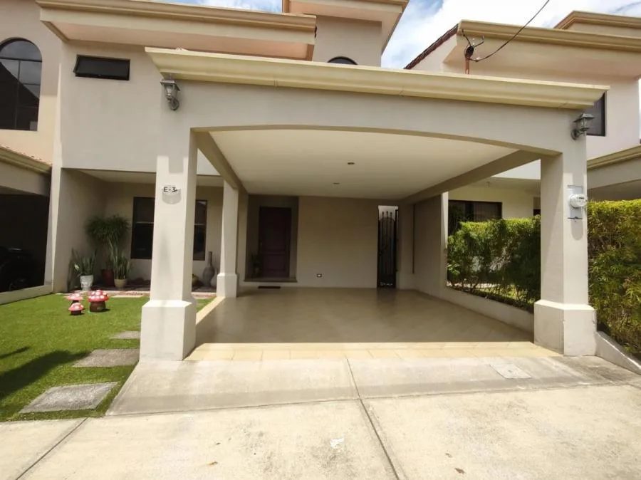 Casa en Venta en Ulloa, Heredia. MLS 24-6 - Venta en Ulloa