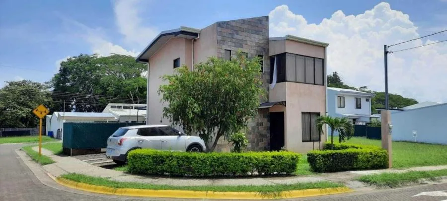 Casa en Venta en Turrucares, Alajuela. MLS 23-3493 - Venta en Turrúcares