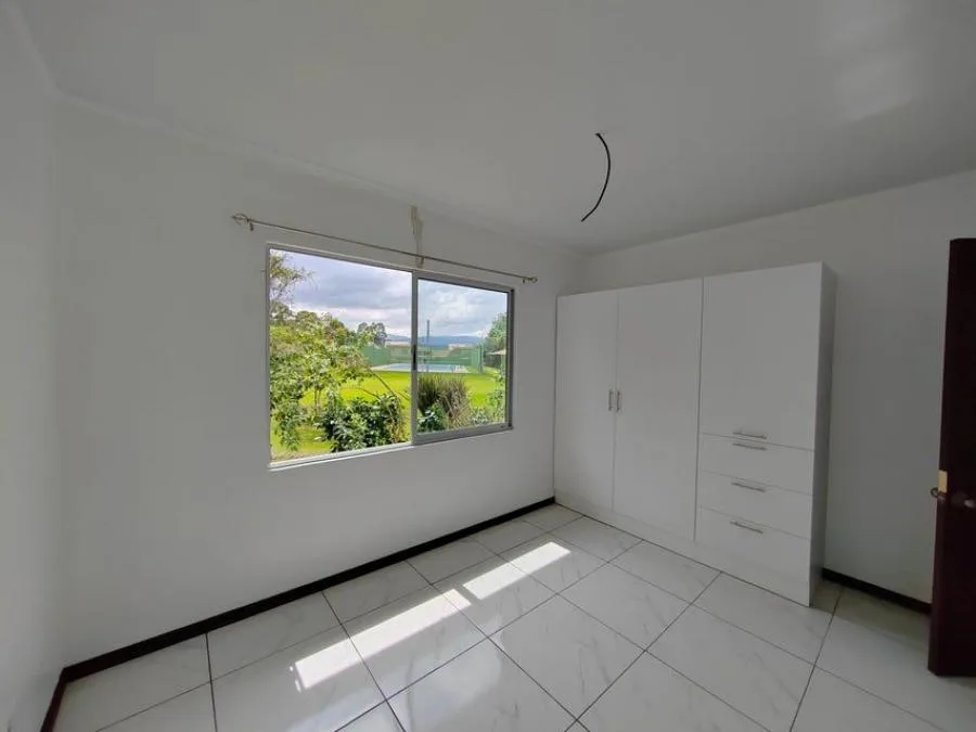 Venta casa de 3 niveles con vista panorámica y amplios espacios familiares #26-1812 GS - Venta en La Unión
