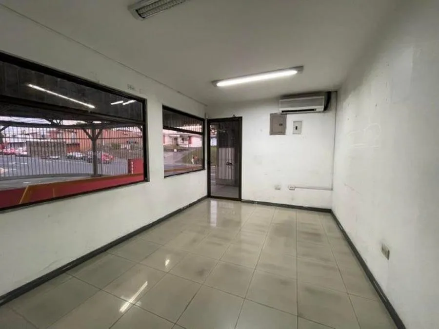 Venta de Local Comercial en Mercedes, Alajuela. - Venta en Mercedes
