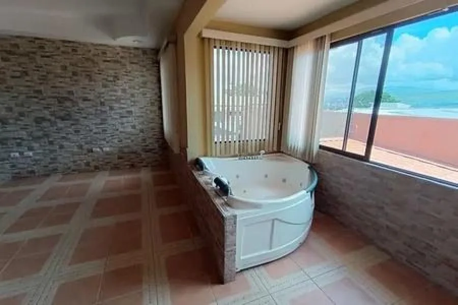 Venta de casa de dos plantas en San Francisco de Heredia #TT8929 - Venta en San Francisco — photo 3