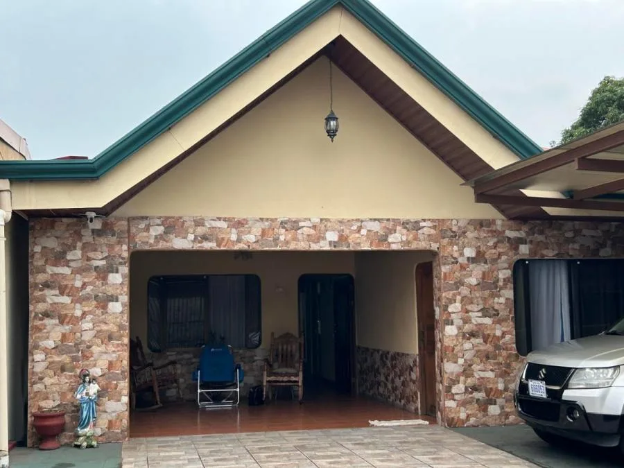 Venta propiedad comercial con negocio activo 24/7 y alto flujo #26-1874 GS - Venta en Alajuela