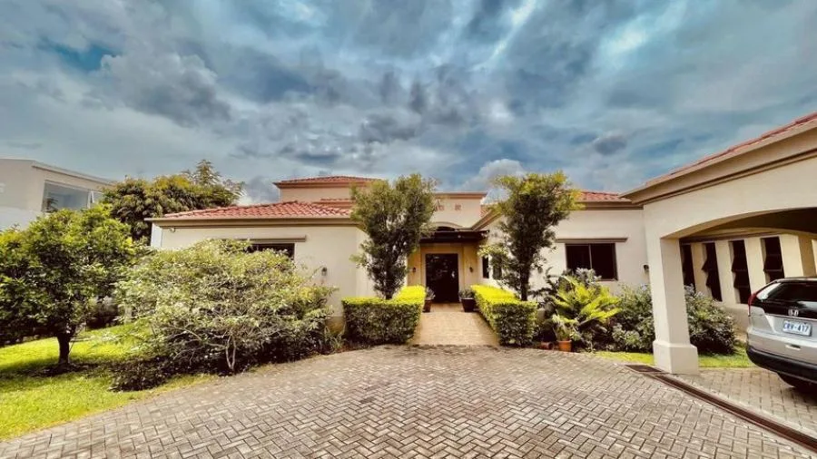 Venta de Casa en Santa Ana, San José. - Venta en Santa Ana
