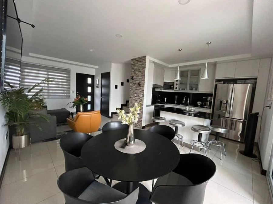 Casa con Acabados de Primera en Venta Ubicada en San Jose, Santa Ana - Venta en Santa Ana