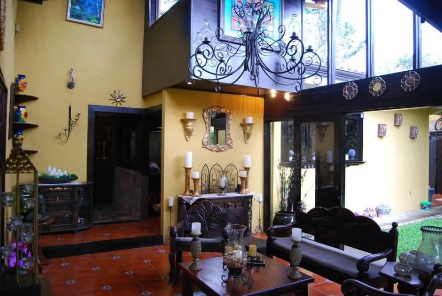 Hermosa Casa independiente estilo Colonial ubicada en el centro de Santo Domingo RAH 23-288 - Venta en Santo Domingo — photo 3