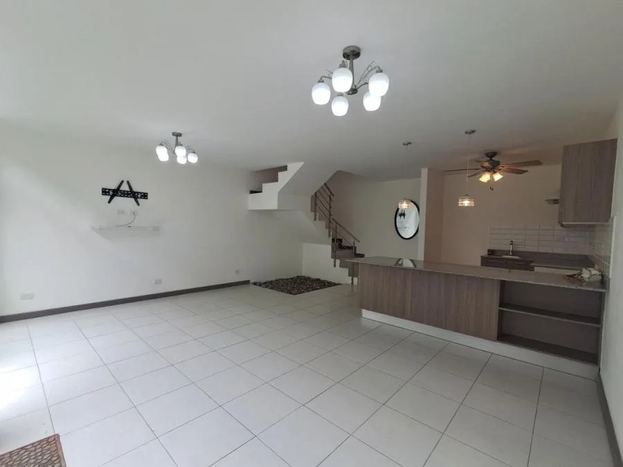 Alquiler de Casa en Condominio Exclusivo - Santo Domingo, Heredia. RAH 26-851  - Alquiler / Renta en Santo Domingo