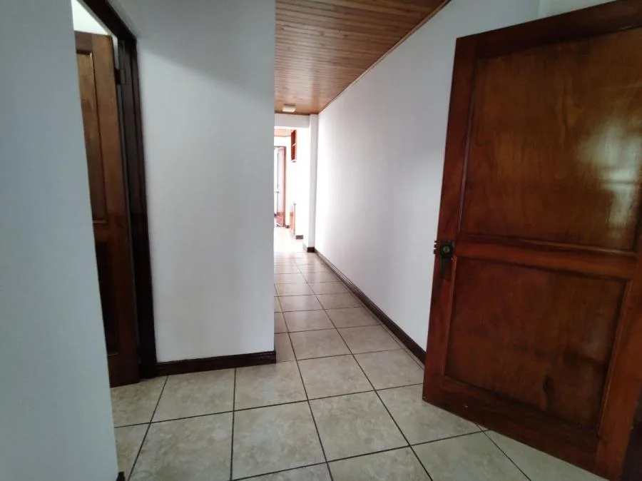Casa en Venta Amplia en San Jose, Moravia  - Venta en Moravia — photo 3
