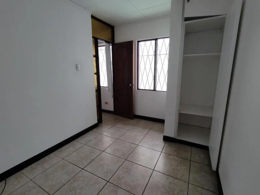 Casa en Venta Amplia en San Jose, Moravia  - Venta en Moravia — photo 5