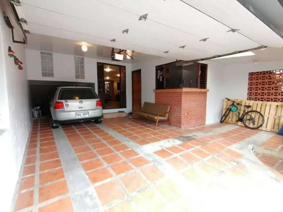 Casa de cinco habitaciones con uso de suelo mixto en La Robert, Guadalupe RAH 23347 - Venta en Goicoechea — photo 4