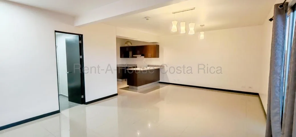 SE VENDE APARTAMENTO EN TORRE CONDOMINIO EN CURRIDABAT - Venta en Granadilla